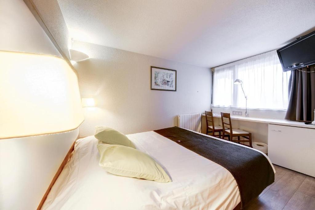 Brit Hotel Confort Nancy Lunéville מראה חיצוני תמונה